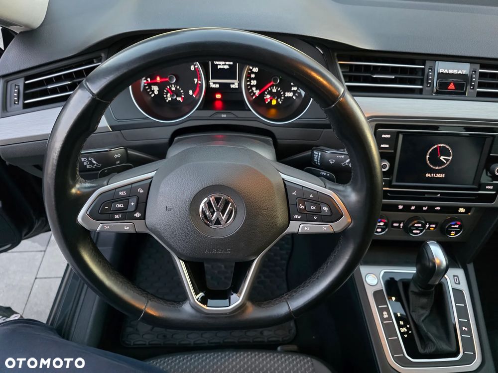 Volkswagen Passat - 19