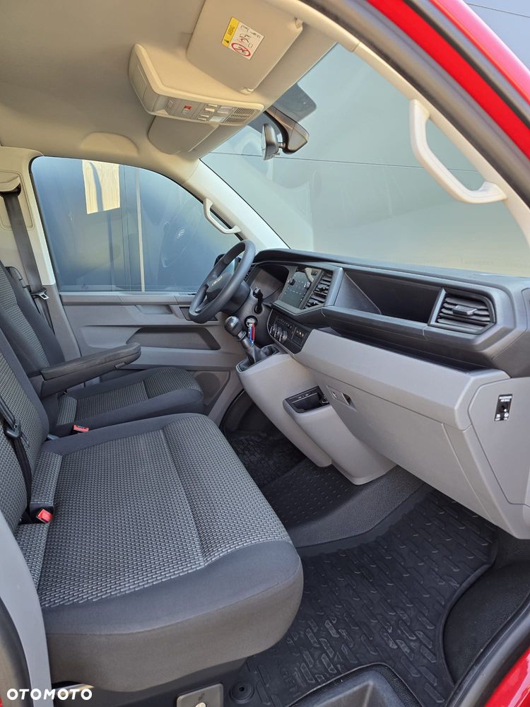 Volkswagen Caravelle - 18