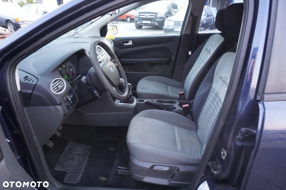 Ford Focus SW 1.6 TDCi DPF Ambiente - 7