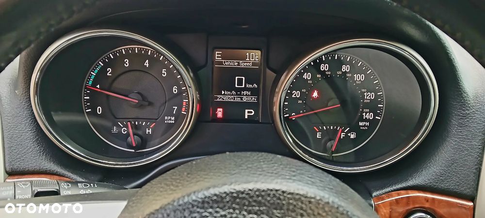 Jeep Grand Cherokee - 24