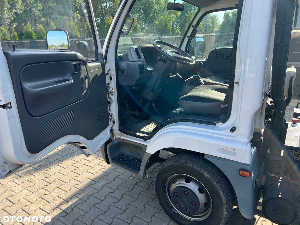 Nissan CABSTAR - 19