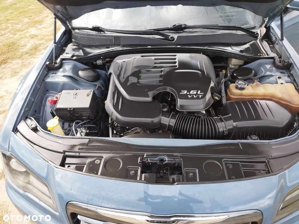 Chrysler 300s - 13