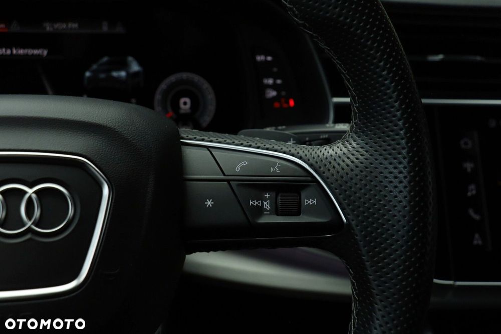 Audi Q8 - 30