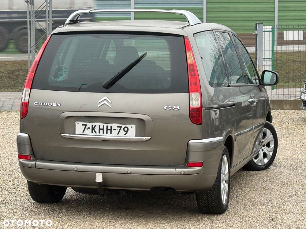 Citroën C8 2.0 16V Style - 12