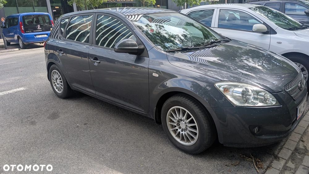 Kia Ceed 1.4 Comfort - 1