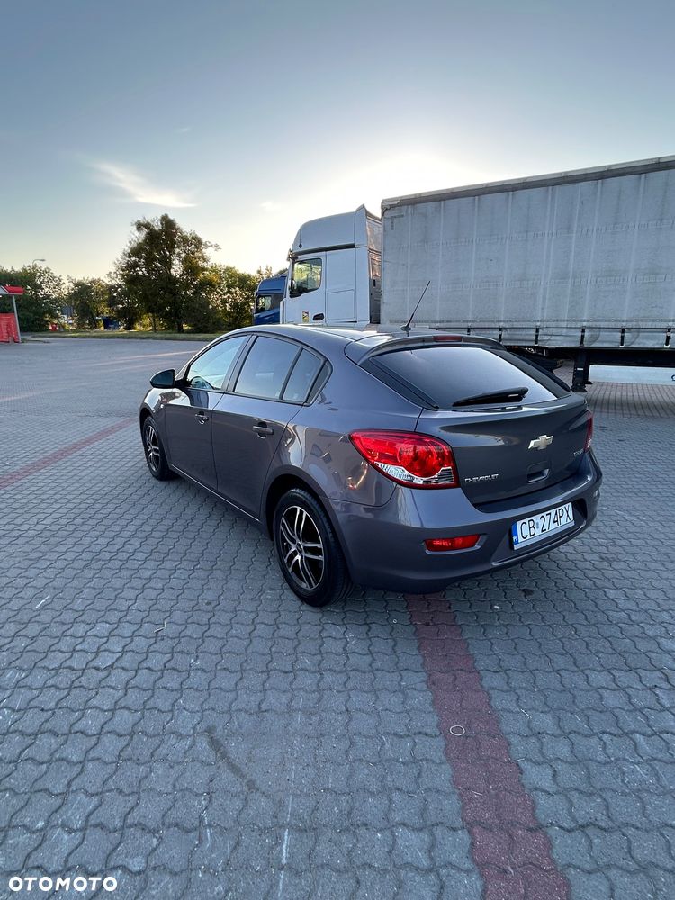 Chevrolet Cruze 1.6 LT - 3