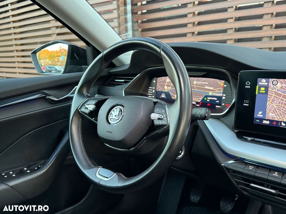 Skoda Octavia Combi 2.0 TDI Sportline - 23