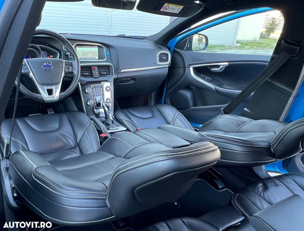 Volvo V40 D3 Geartronic RDesign - 12