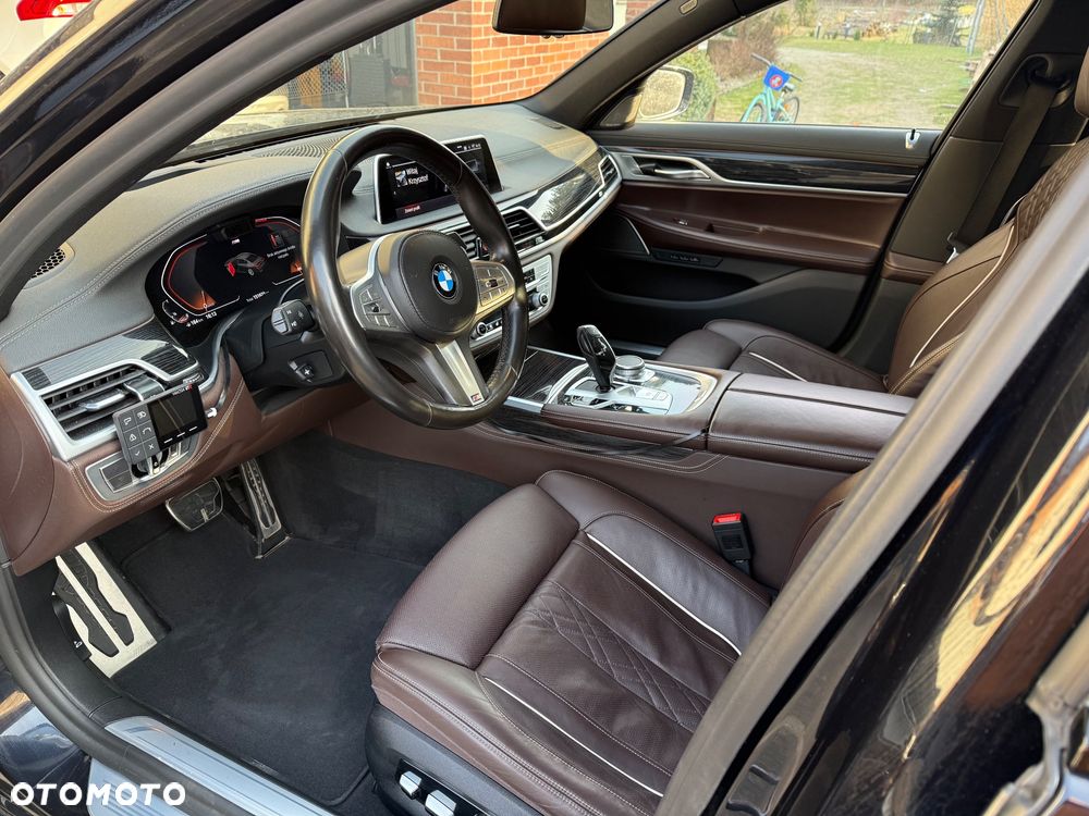 BMW Seria 7 750i xDrive - 10