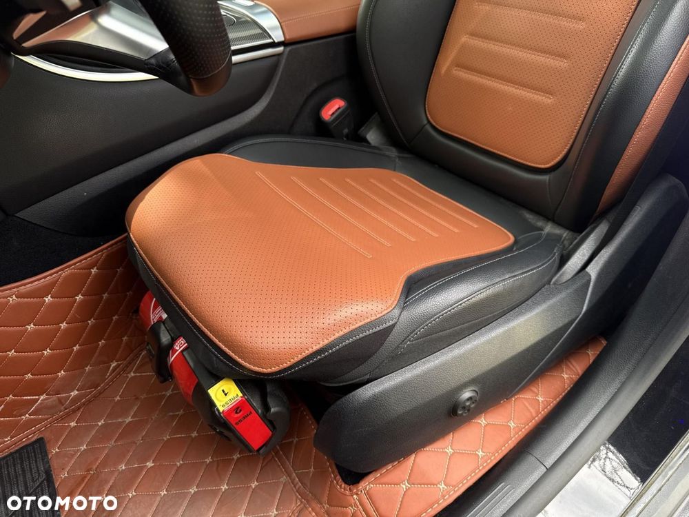 Mercedes-Benz GLC - 11