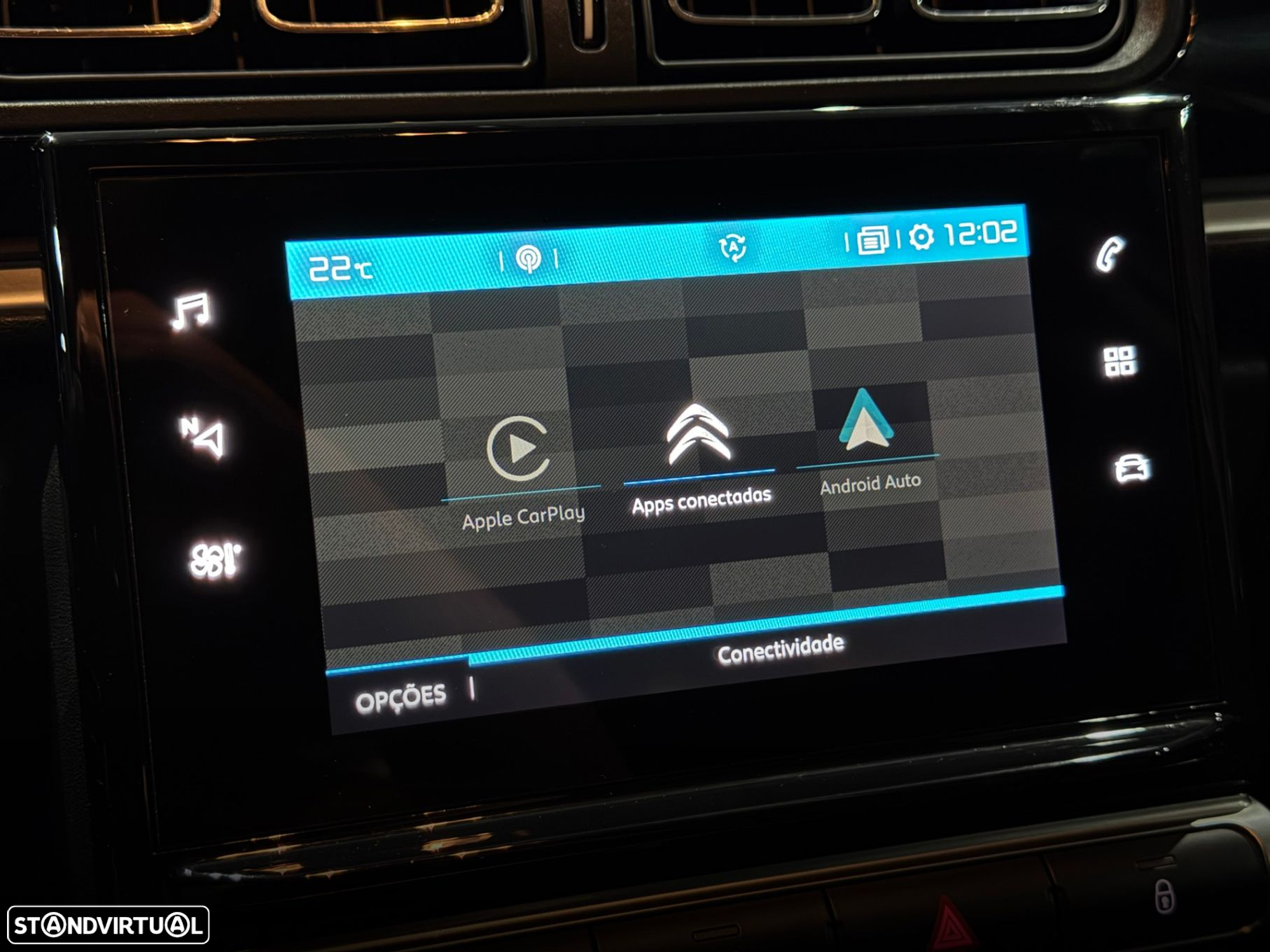 Citroën C3 1.2 PureTech Shine EAT6 - 24