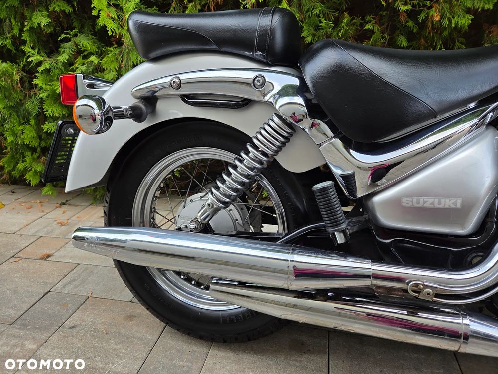 Suzuki Intruder - 22