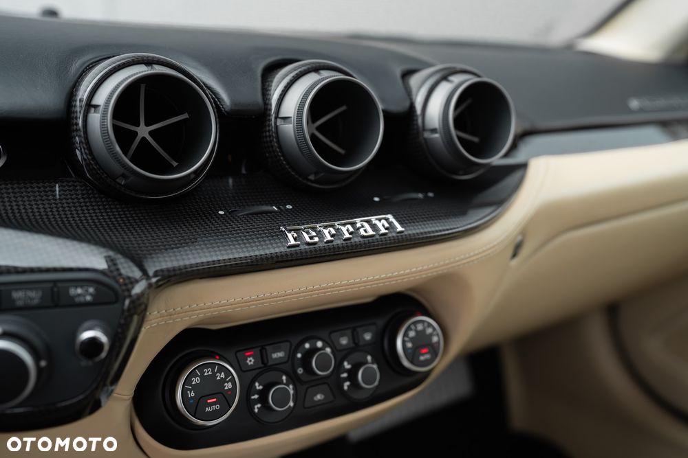 Ferrari F12berlinetta - 25