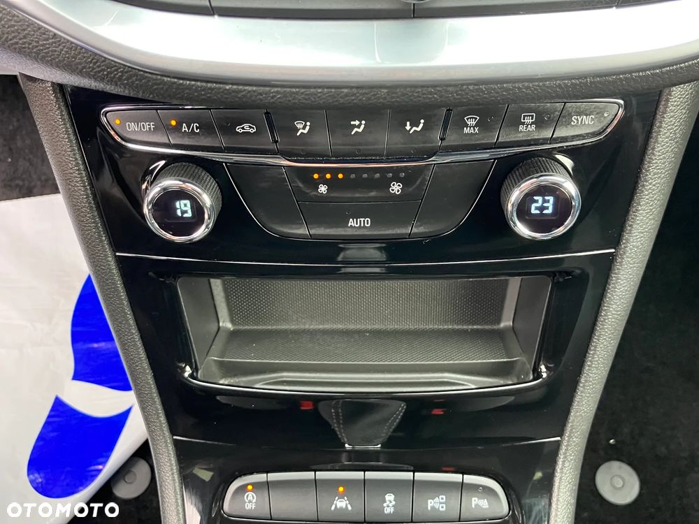 Opel Astra 1.4 Turbo Start/Stop Ultimate - 26