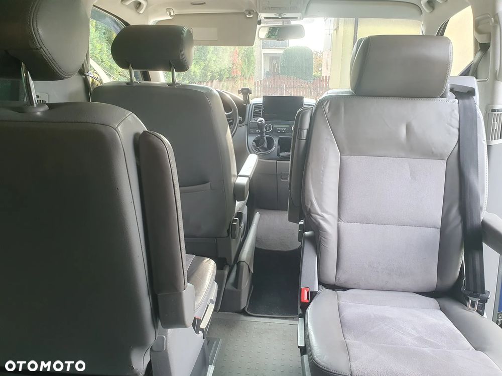 Volkswagen Multivan - 10