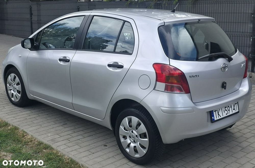 Toyota Yaris - 4