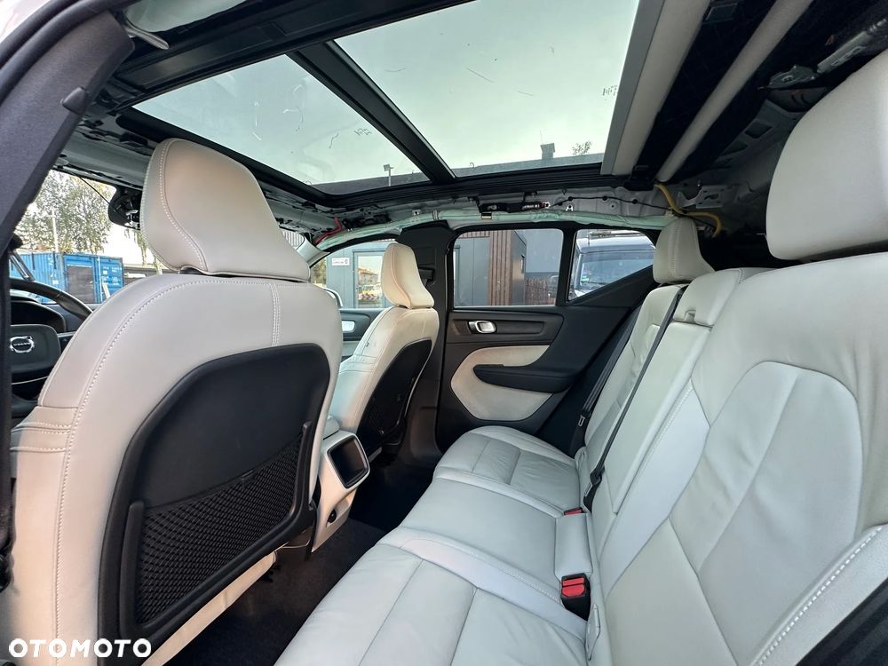Volvo XC 40 - 35