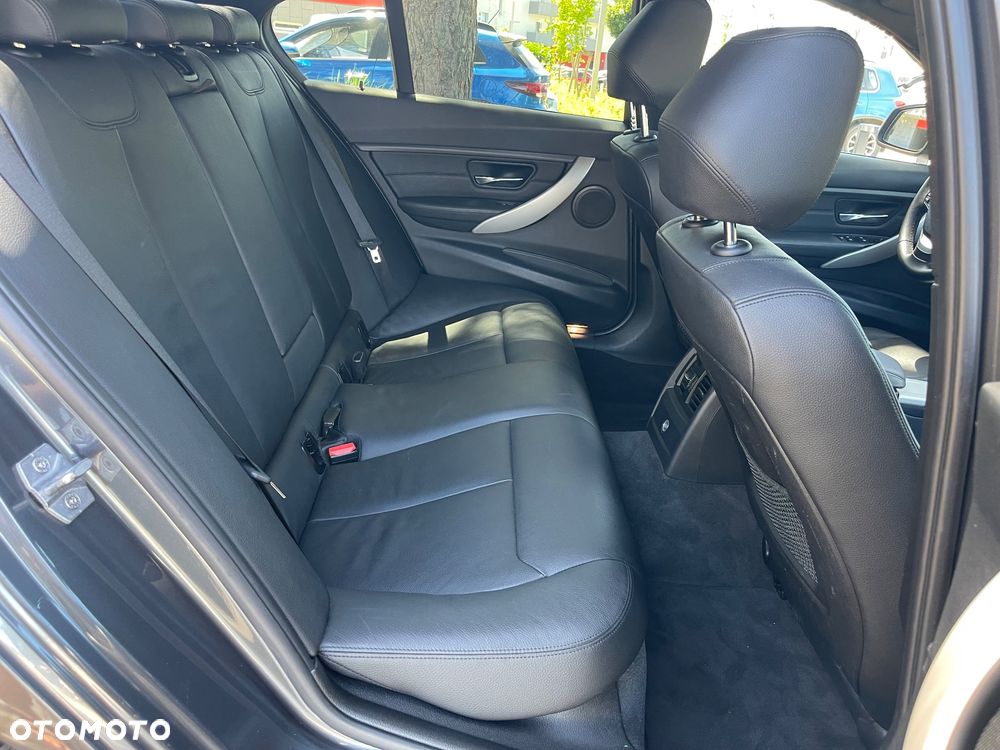 BMW Seria 3 - 28