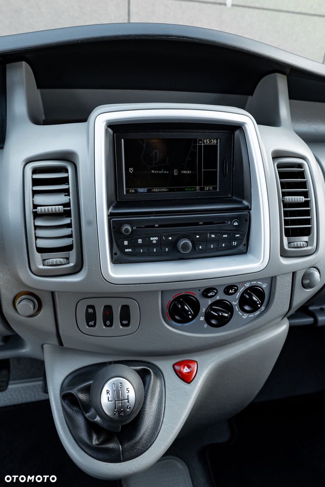 Renault Trafic FAP Grand Passenger Black Edition - 22