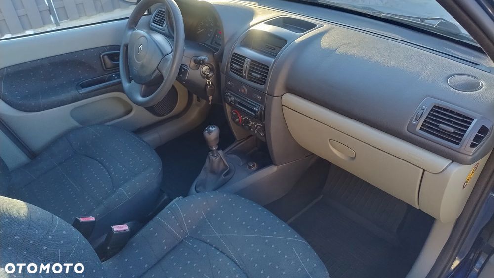 Renault Clio 1.2 16V Confort Authentique - 13