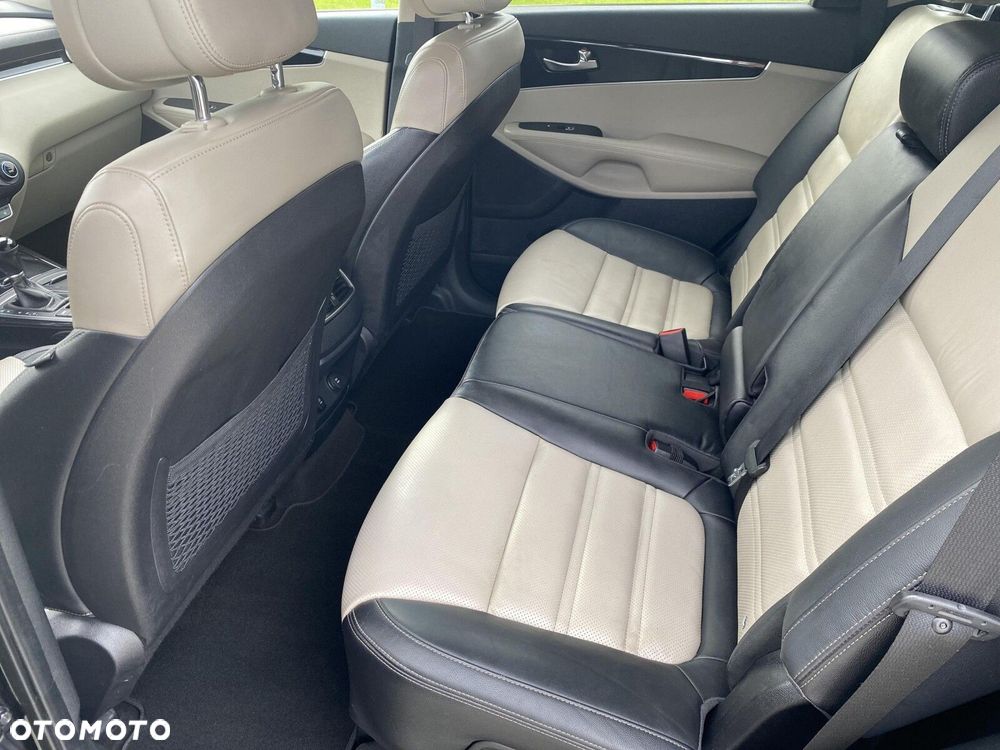 Kia Sorento - 10