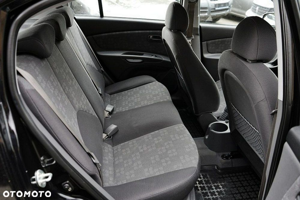 Kia Rio - 24