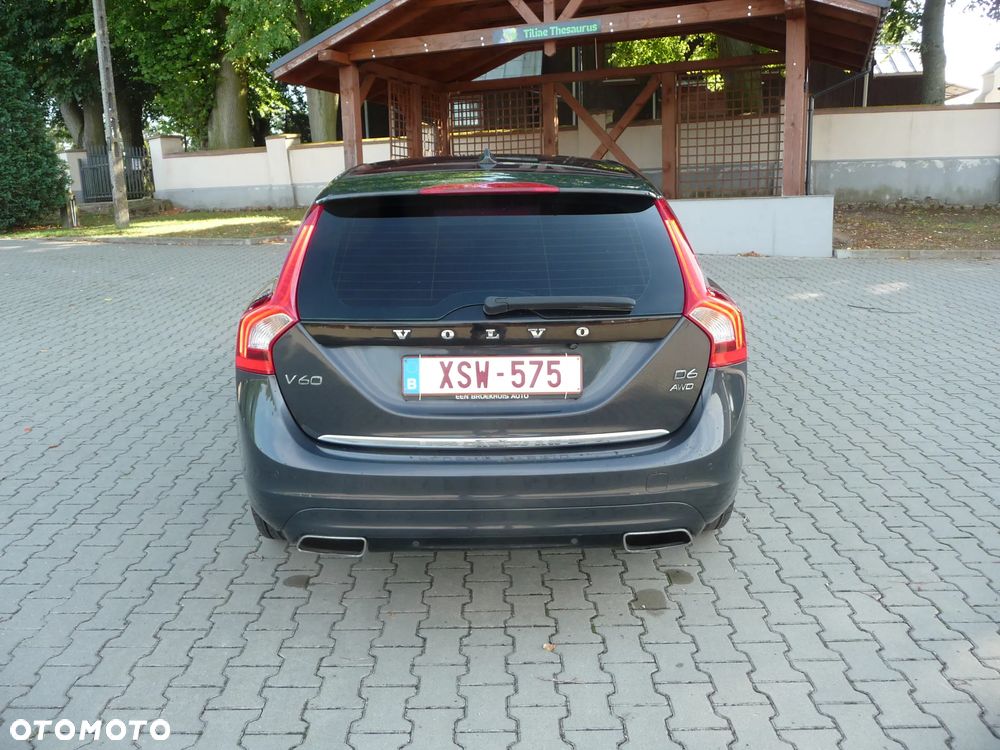 Volvo V60 D6 AWD Plug-in Hybrid Momentum - 5
