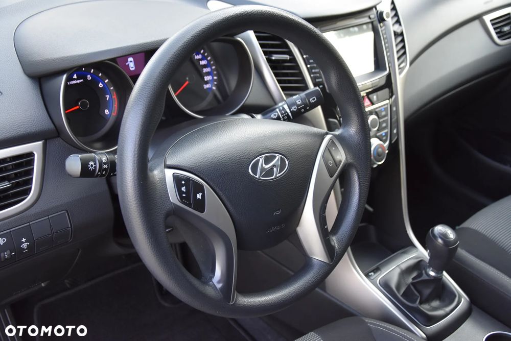 Hyundai i30 blue 1.4 Classic Navigation - 28