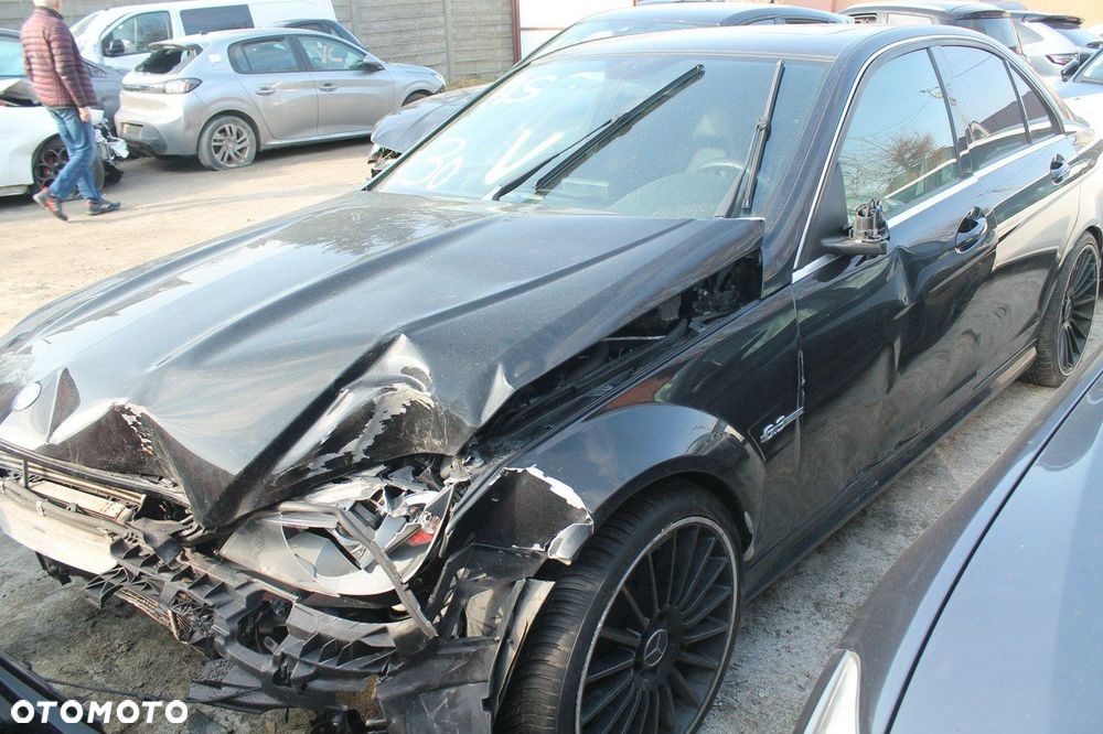 Mercedes-Benz Klasa C 63 AMG - 3