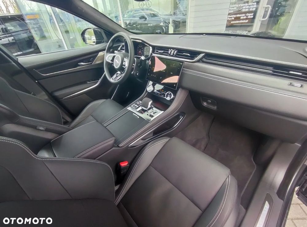 Jaguar F-Pace P250 AWD R-Dynamic HSE - 21