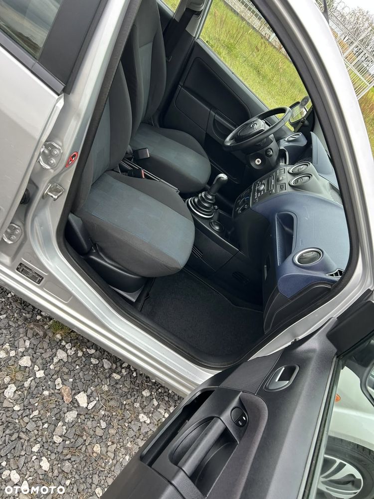 Ford Fiesta 1.4 Blues - 27