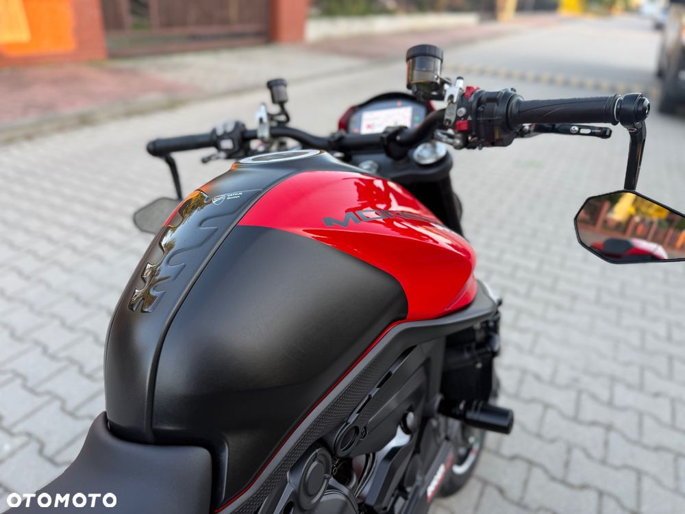 Ducati Monster - 12