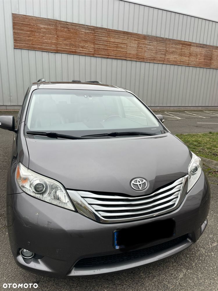 Toyota Sienna 3.5 XLE AWD - 1