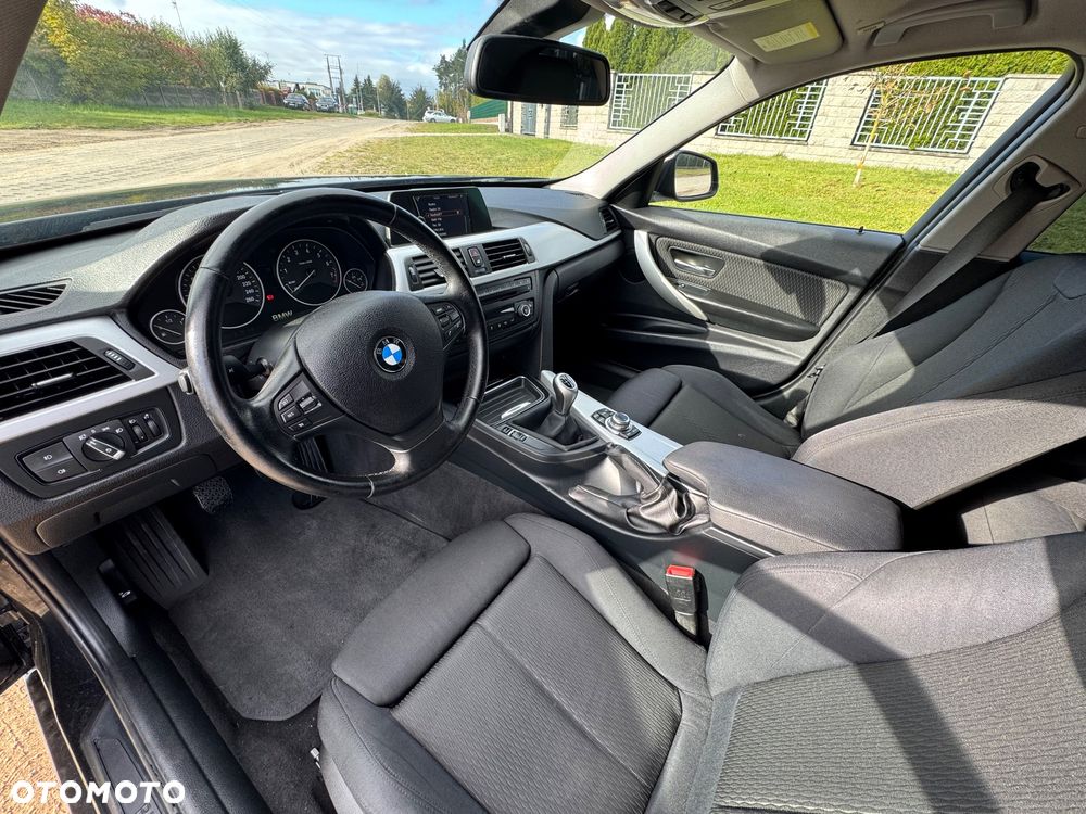 BMW Seria 3 316i M Sport - 10