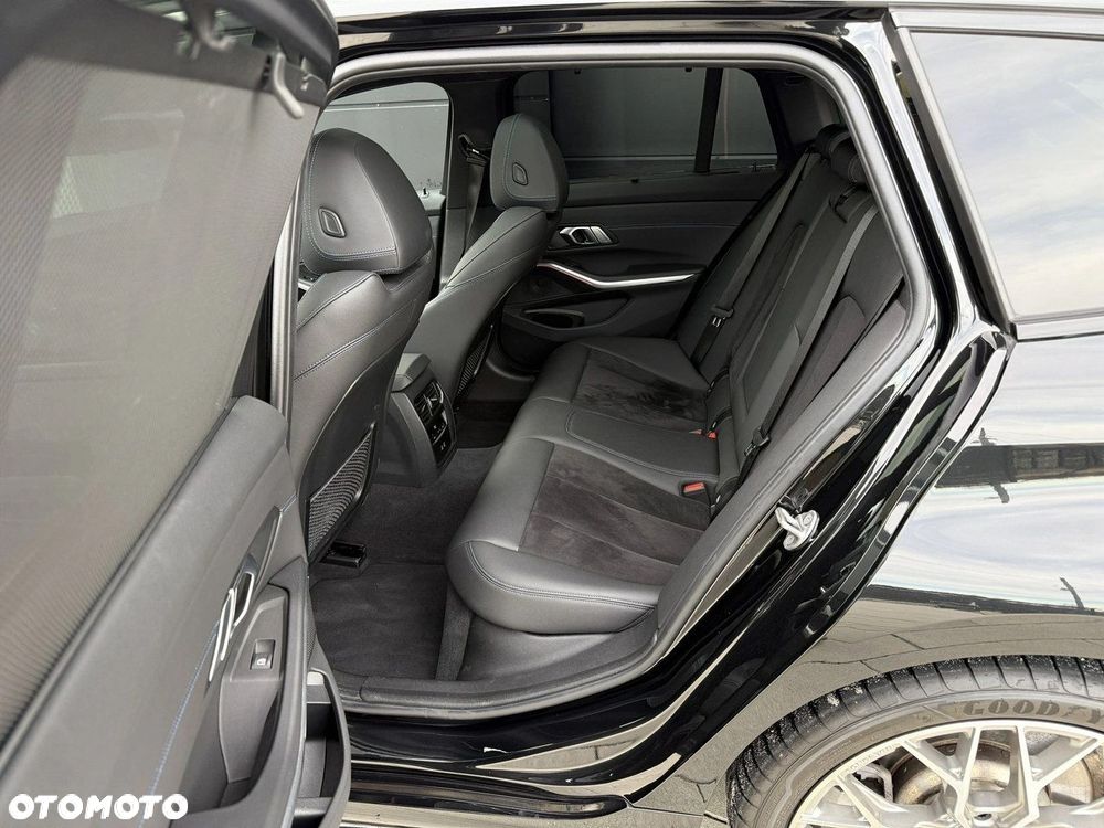 BMW Seria 3 330i xDrive M Sport sport - 27