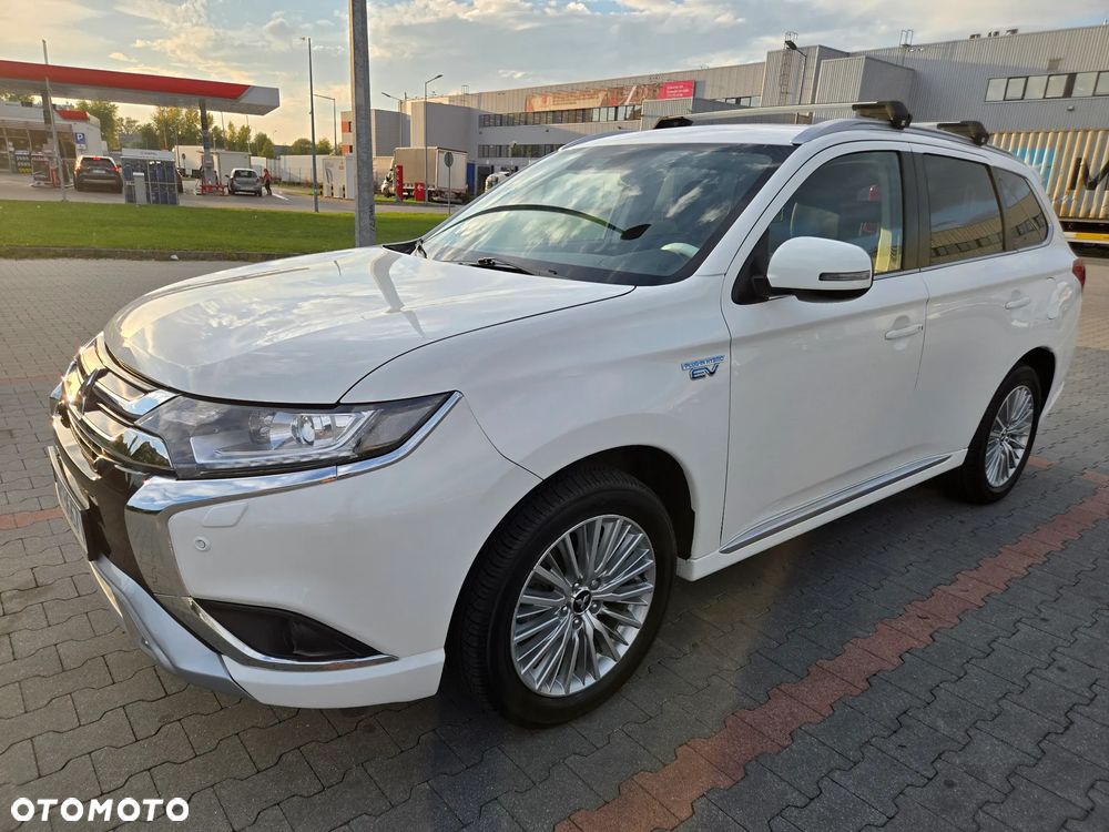 Mitsubishi Outlander - 1