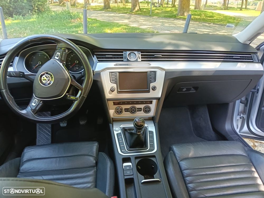 VW Passat Variant 2.0 TDI (BlueMotion ) Trendline - 12