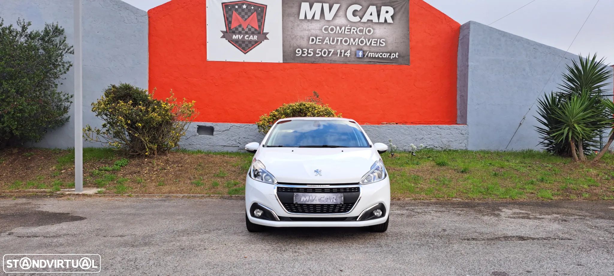 Peugeot 208 1.2 PureTech Signature - 1