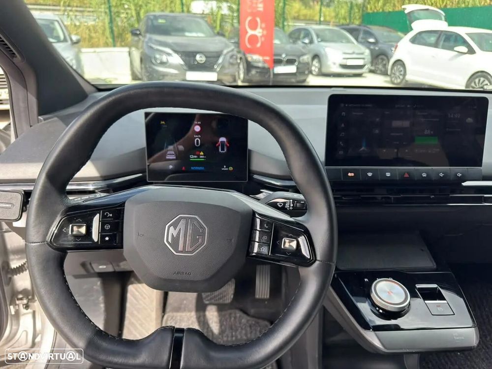 MG MG4 64 kWh Luxury - 10