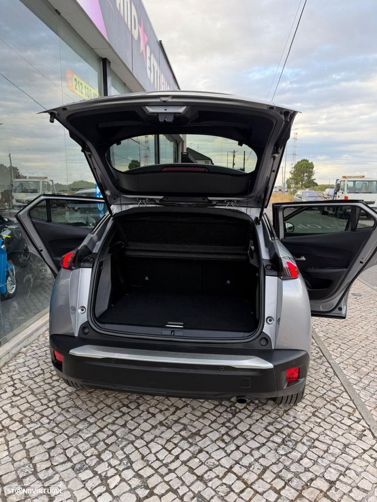 Peugeot 2008 1.2 PureTech Allure - 12