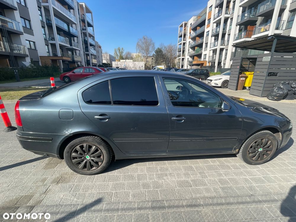 Skoda Octavia 1.6 Ambiente - 5