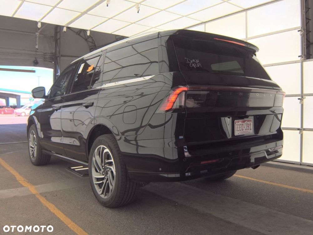 Lincoln Navigator - 7