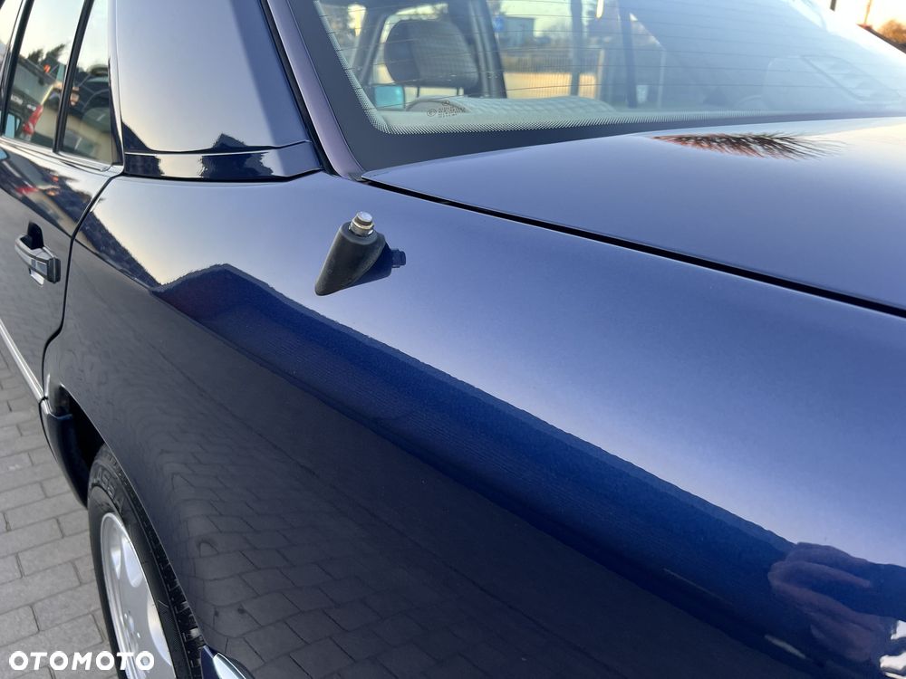 Mercedes-Benz Klasa E 260 - 12