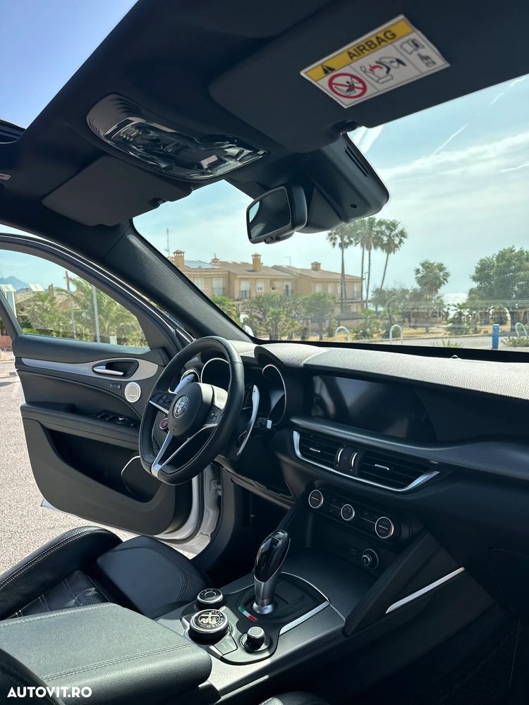 Alfa Romeo Stelvio 2.0 Turbo 16V AT8-Q4 Super - 32