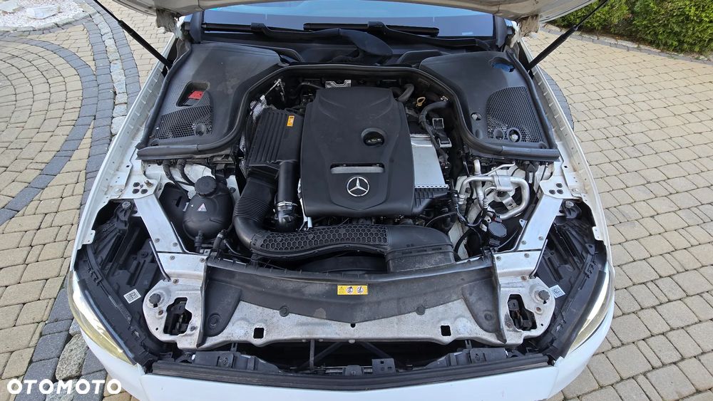 Mercedes-Benz Klasa E 200 Kabriolet 9G-TRONIC - 40