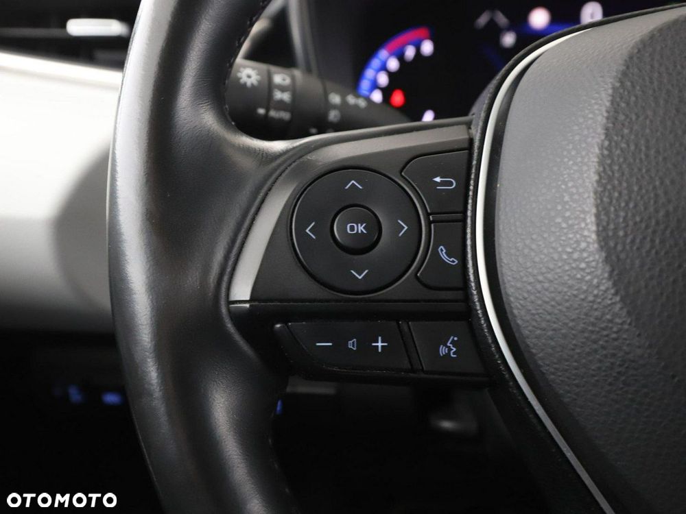 Toyota Corolla 2.0 Hybrid Executive - 31