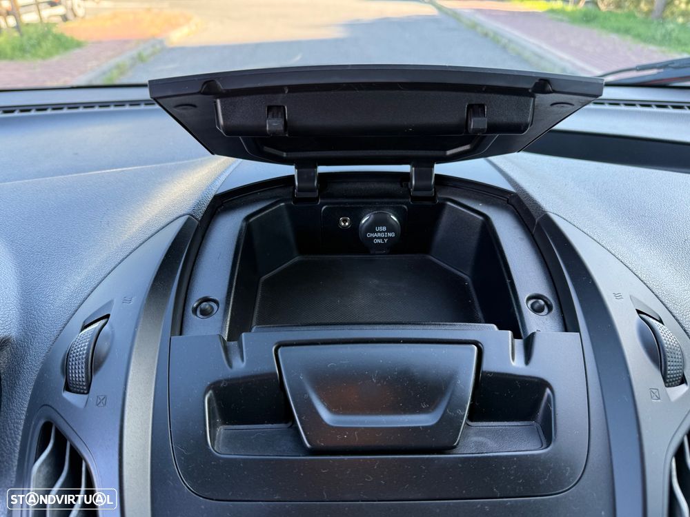 Ford Transit Courier 1.5 TDCI - 19