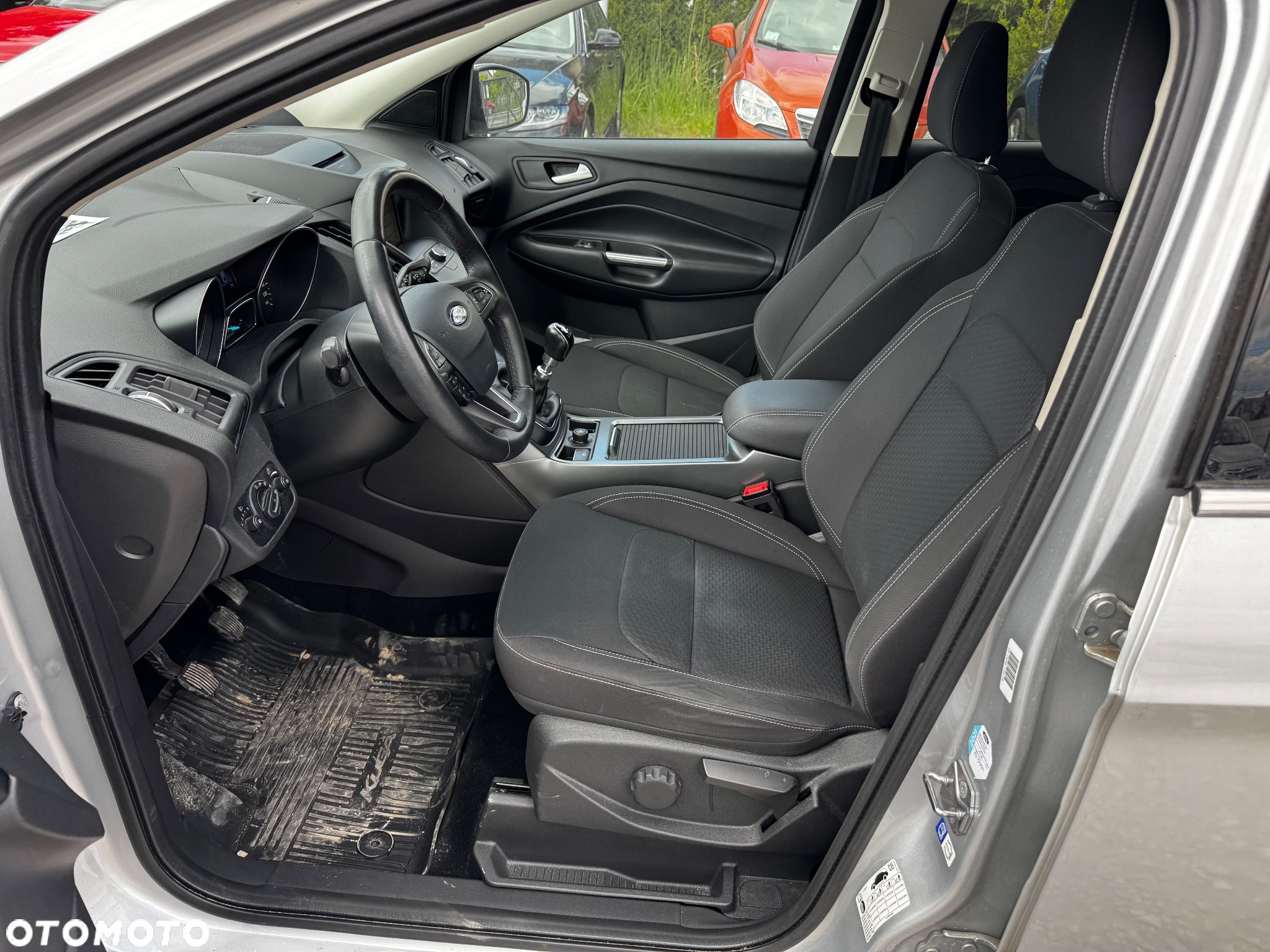 Ford Kuga 1.5 EcoBoost 2x4 Cool & Connect - 28