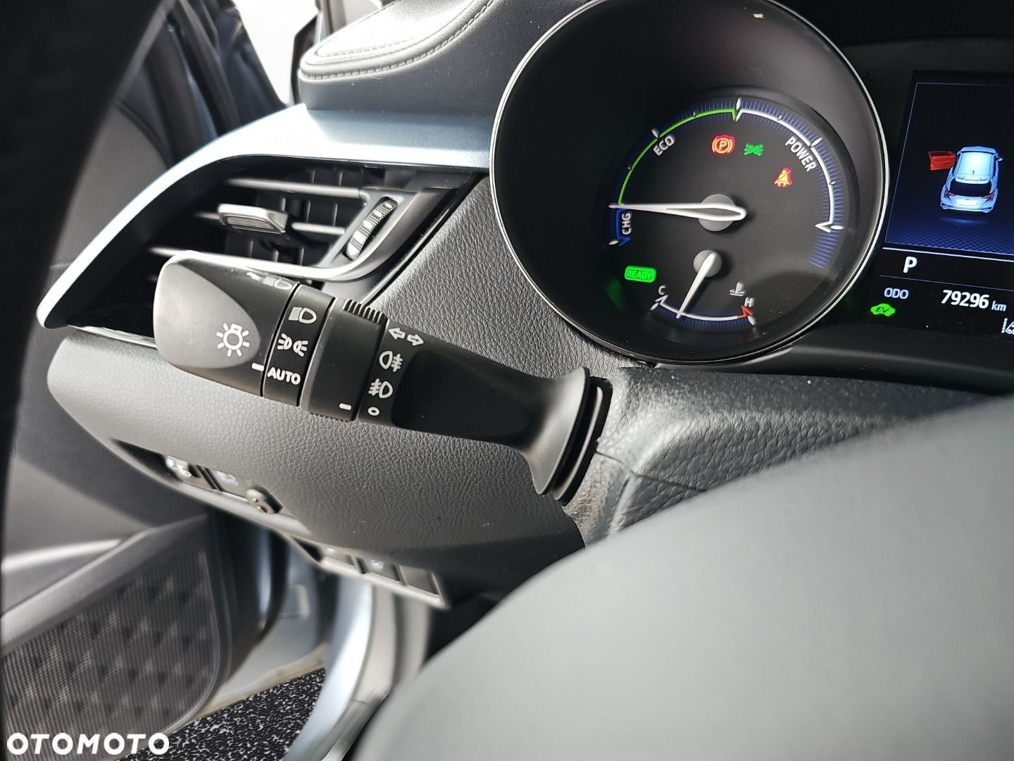 Toyota C-HR - 16