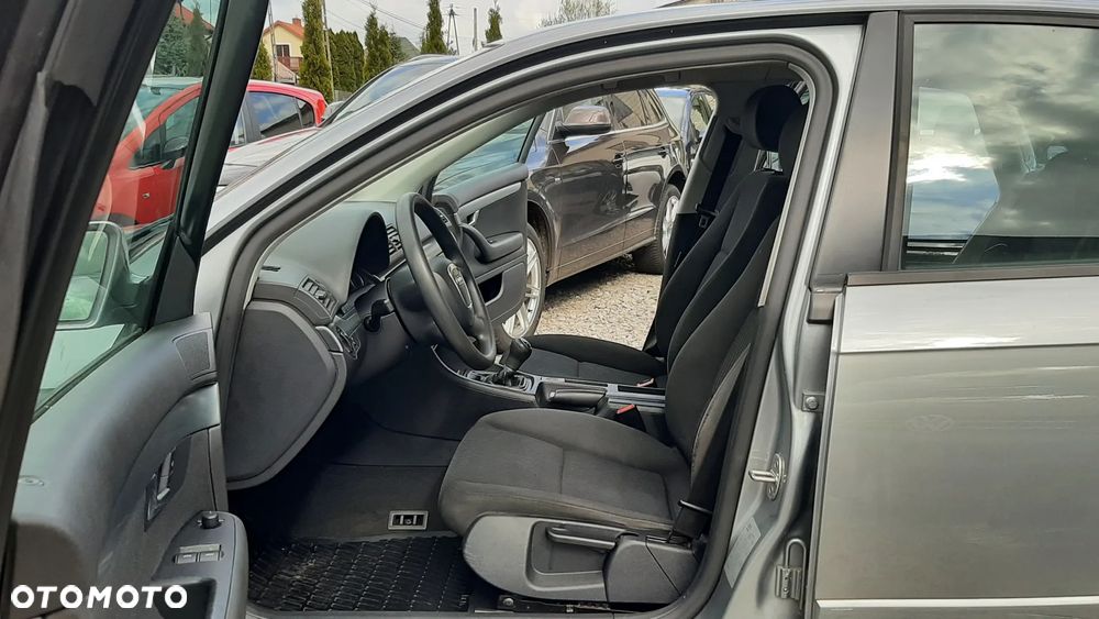 Audi A4 Limousine - 9